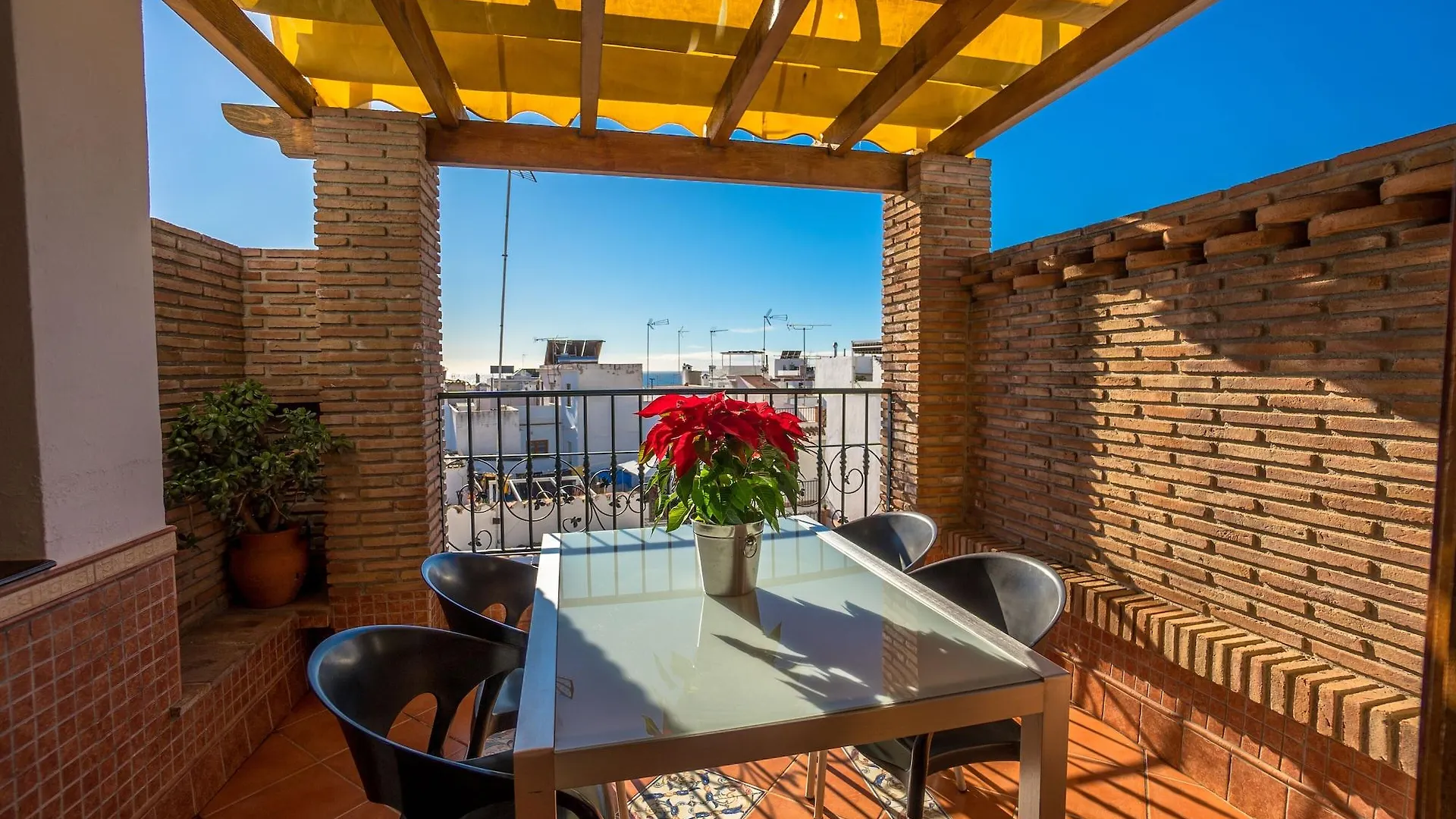 Apartamentos Abril Nerja 0*,  Spain
