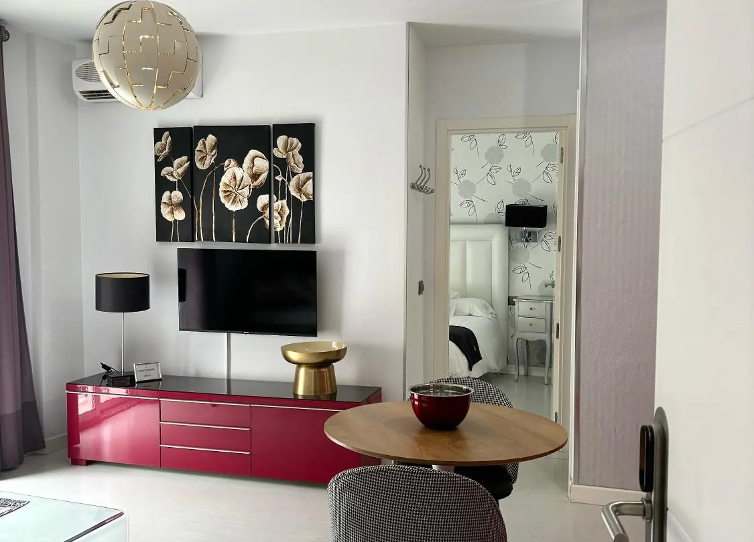 Apartamentos Abril location