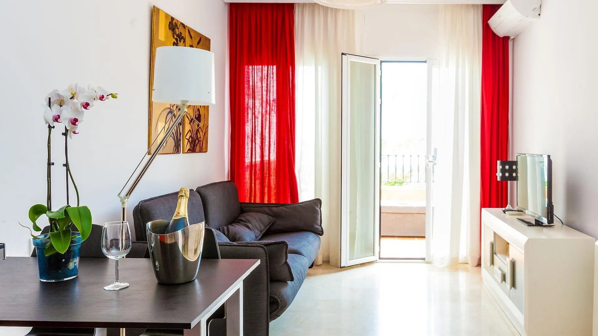 Apartamentos Abril Nerja 0*,