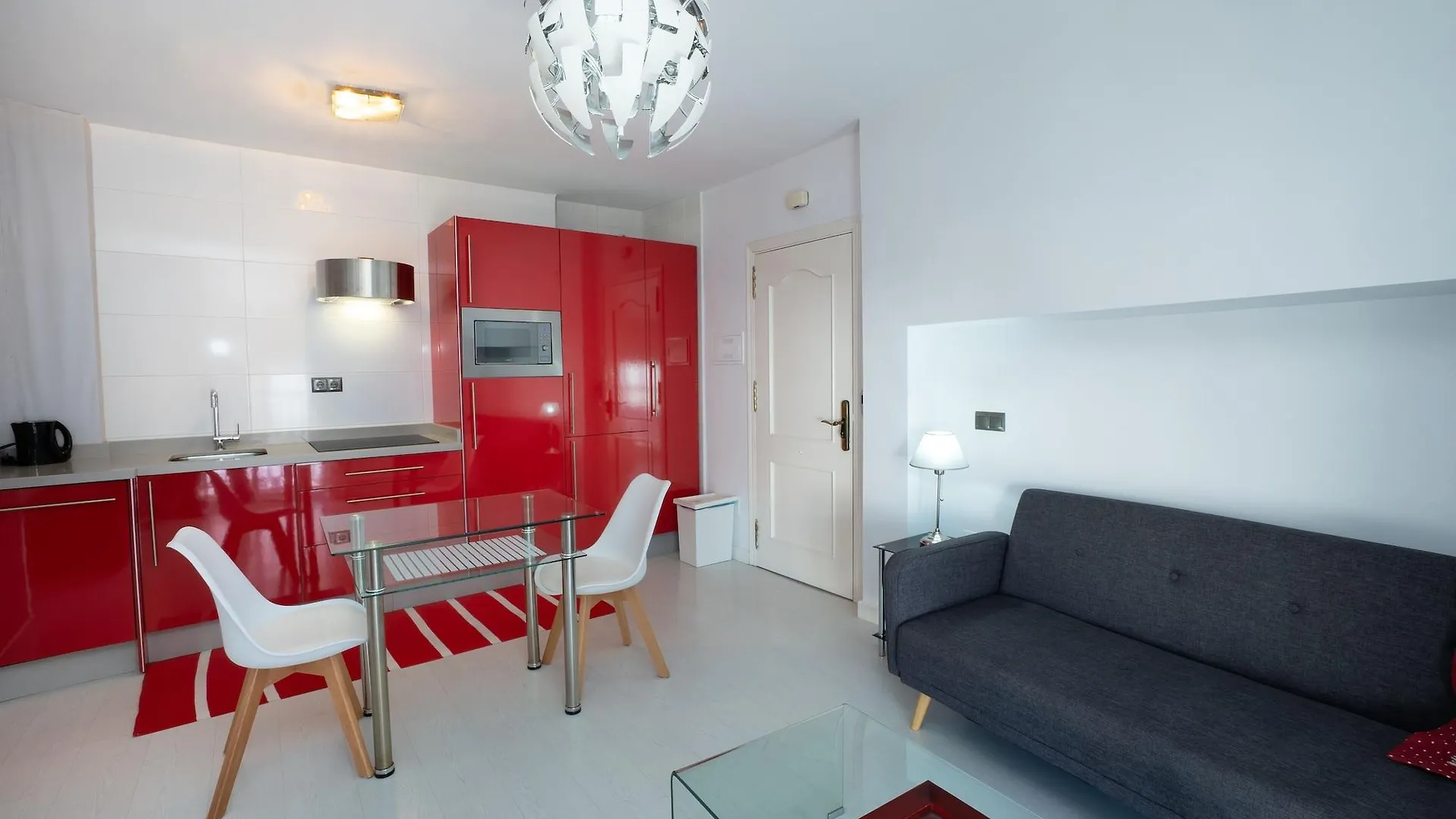 Apartamentos Abril Nerja 0*,